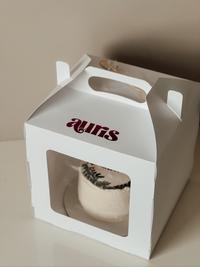 Caixa da Auris Doceria com bentô cake